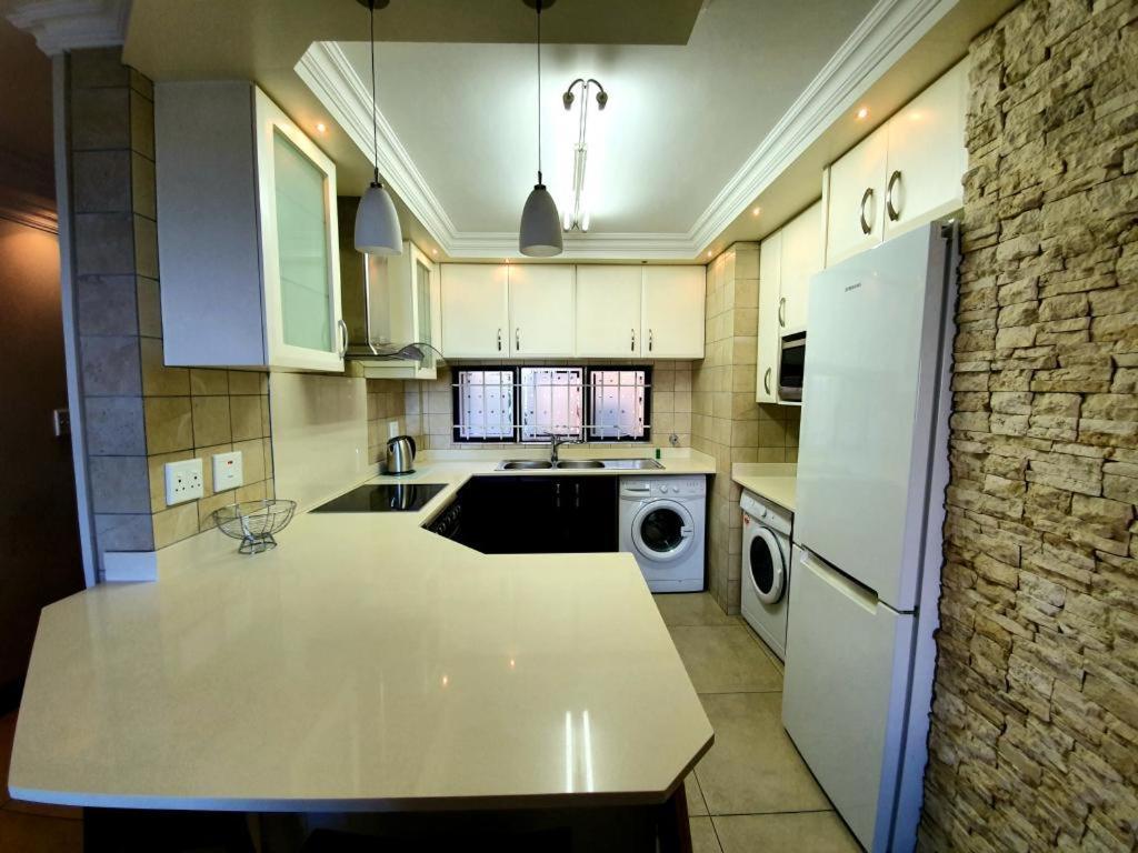 Appartement 37 The Shades à Durban Extérieur photo
